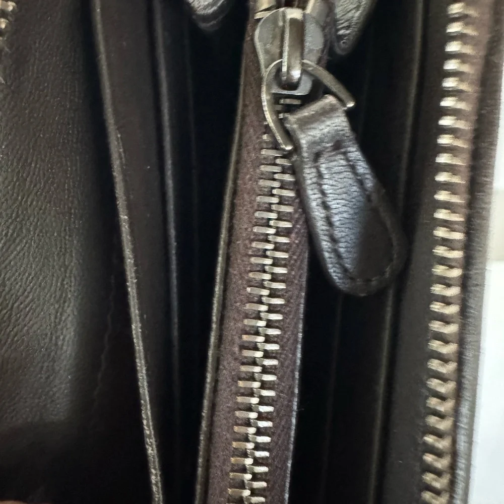 Authentic Bottega Veneta Zip Around Wallet - Picture 12 of 13